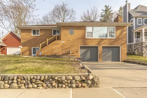 153 Van Buren, Chelsea, MI 48118