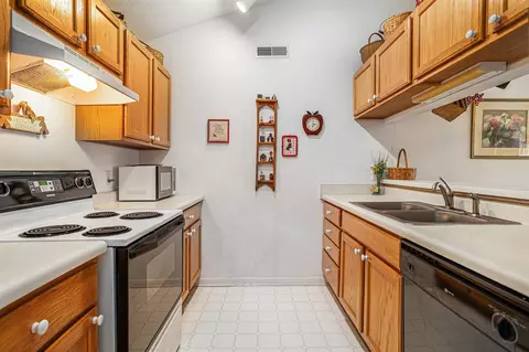 Kitchen - 344 Westbrook, Marshall, MI 49068 photo 1 of 2