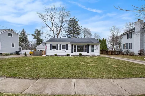 615 Flanders, Chelsea, MI 48118