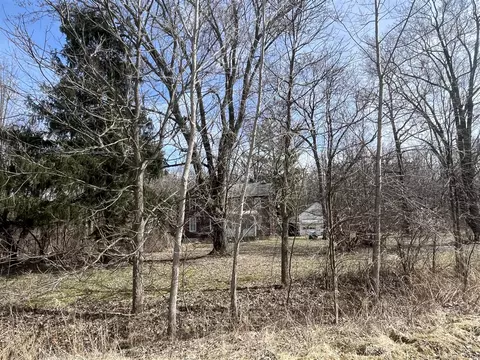 Exterior - 3201 Rives Jct, Jackson, MI 49201 photo 8 of 13