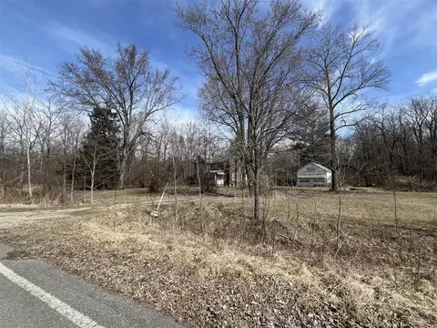 Exterior - 3201 Rives Jct, Jackson, MI 49201 photo 7 of 13