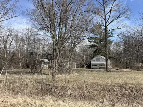 Exterior - 3201 Rives Jct, Jackson, MI 49201 photo 5 of 13