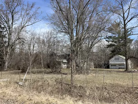 Exterior - 3201 Rives Jct, Jackson, MI 49201 photo 6 of 13