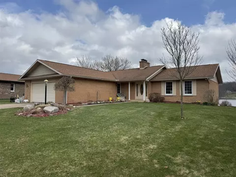 403 Midlakes, Plainwell, MI 49080 photo 2