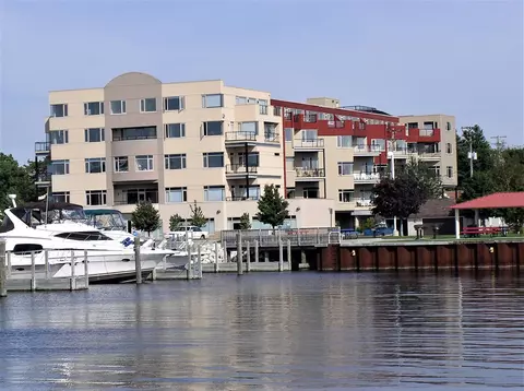 105 W Danaher #408, Ludington, MI 49431