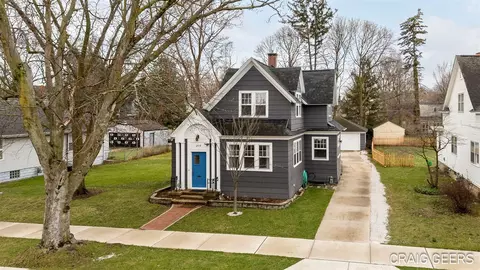 208 W 10th, Holland, MI 49423
