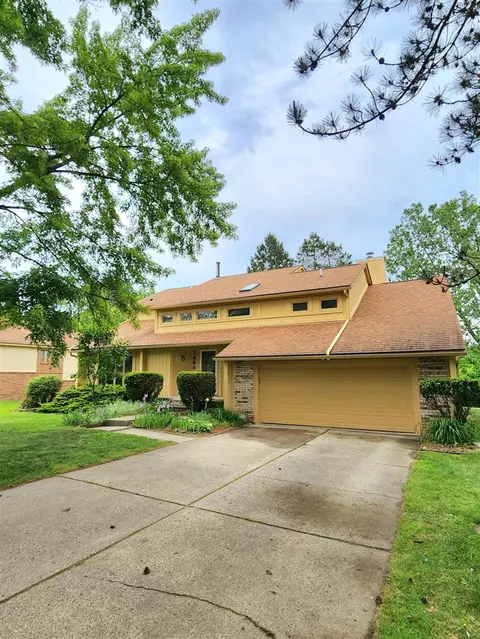 7465 Westbury, West Bloomfield, MI 48322
