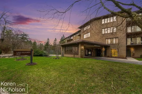 4040 Greenleaf #203, Kalamazoo, MI 49008