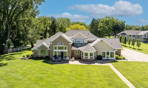 5527 S Jackson, Jackson, MI 49201