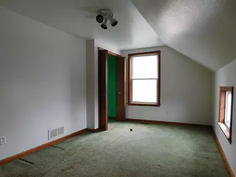 917 E Beecher, Adrian, MI 49221 photo 11
