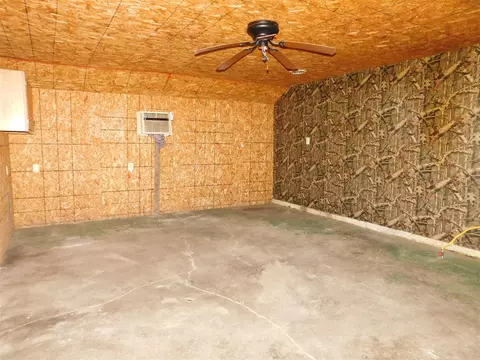 917 E Beecher, Adrian, MI 49221 photo 23