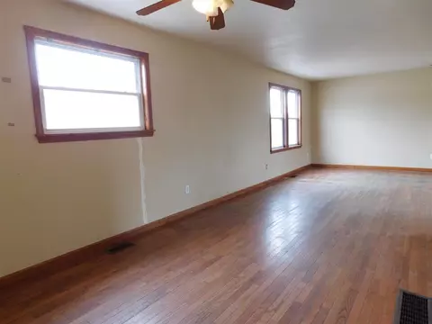 917 E Beecher, Adrian, MI 49221 photo 5