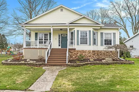 110 W Maple, Fremont, MI 49412