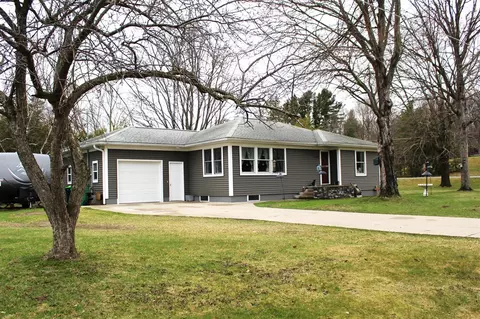 4181 Lorenson, Whitehall, MI 49461