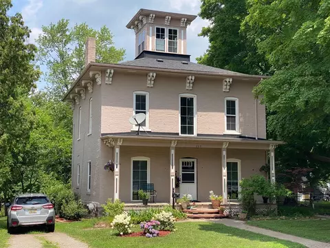 227 Railroad, Chelsea, MI 48118