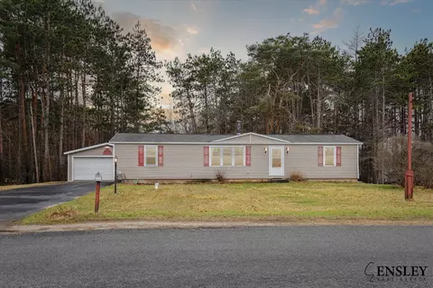 8901 W Suwanee, Howard City, MI 49329