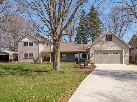 15575 Portage, Vicksburg, MI 49097