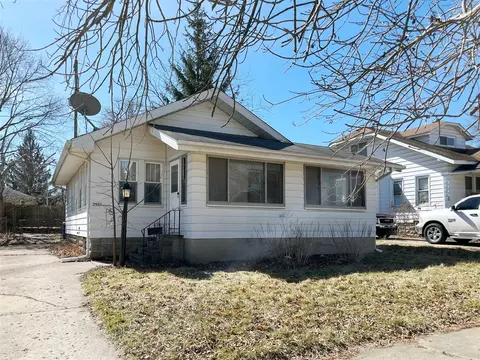 2531 Paducah, Flint, MI 48504