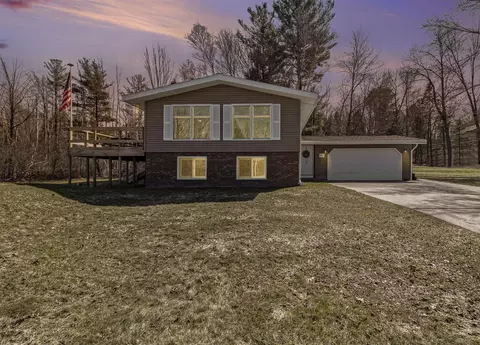 5831 W Riverview, Ludington, MI 49431
