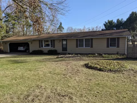 5856 124th, Fennville, MI 49408