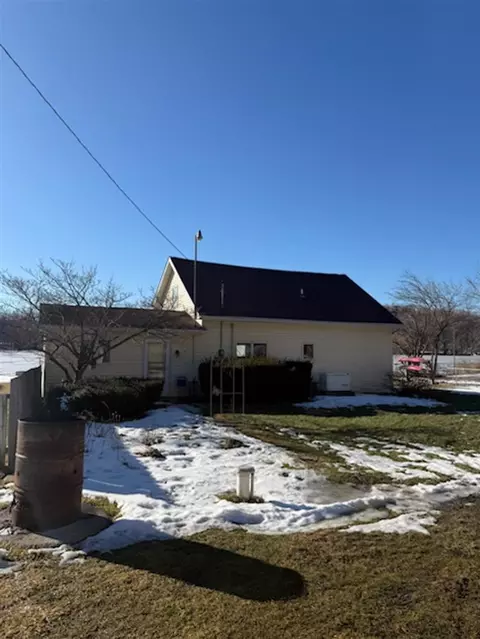 782 Jadeb, Dowling, MI 49050