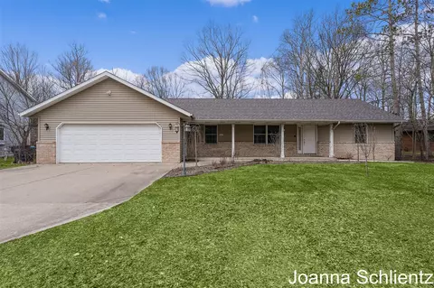 381 Quarterline, Newaygo, MI 49337