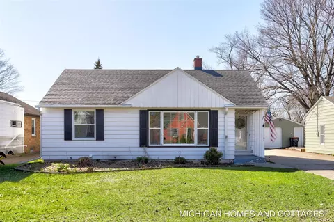 110 W 28th, Holland, MI 49423