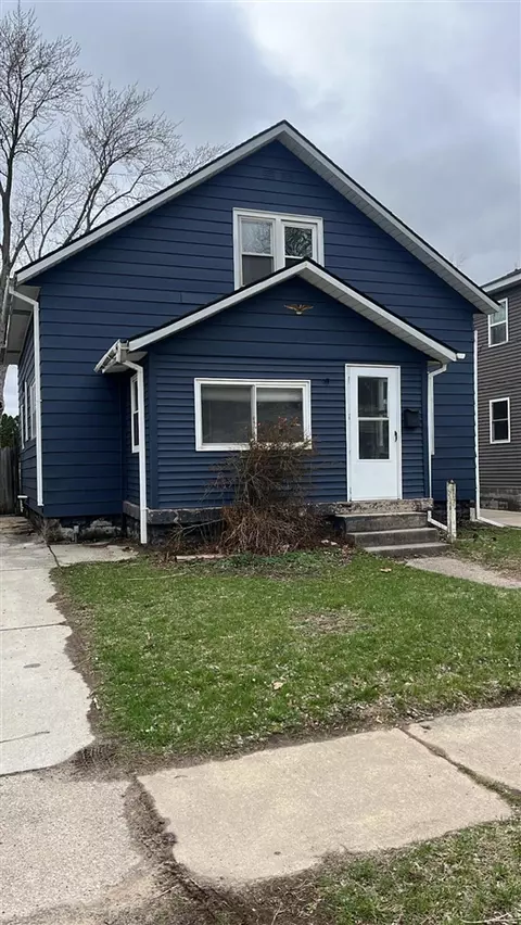 2057 Huizen Ave, Wyoming, MI 49509