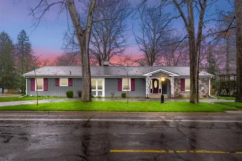 120 Prince, Plainwell, MI 49080