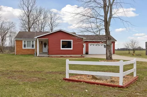 201 Center, Edmore, MI 48829