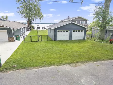 3173 Sandy Bch, Wayland, MI 49348