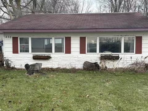 438 N N Shr, Crystal, MI 48818