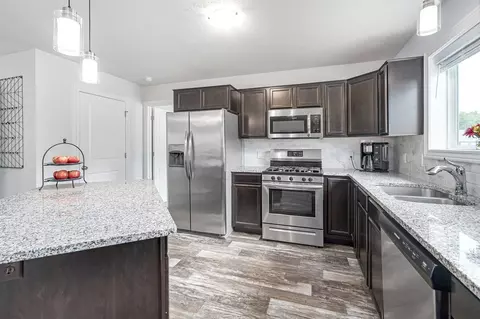 Kitchen - 4626 Eagle, Caledonia, MI 49316 photo 2 of 5