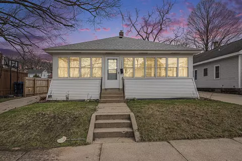 1728 Newark, Grand Rapids, MI 49507