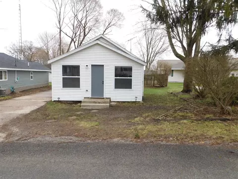 456 Hazel Ct, Muskegon, MI 49442