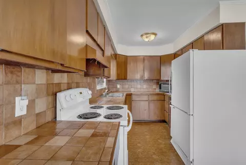 Kitchen - 8447 Dunn, Munith, MI 49259 photo 1 of 3