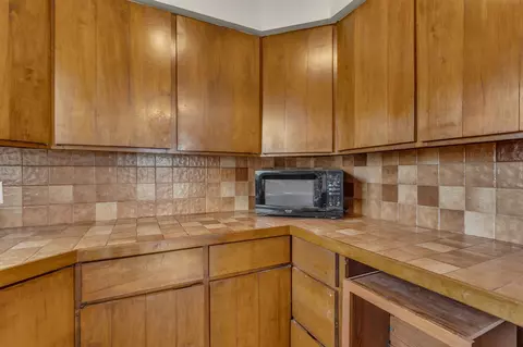 Kitchen - 8447 Dunn, Munith, MI 49259 photo 2 of 3
