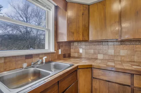 Kitchen - 8447 Dunn, Munith, MI 49259 photo 3 of 3