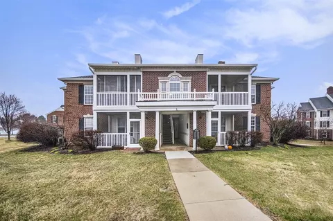 852 W Summerfield Gln, Ann Arbor, MI 48103