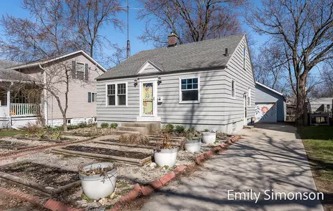 1021 Washington, Grand Haven, MI 49417