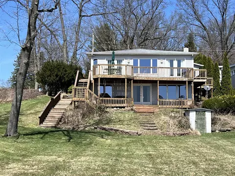 4923 Lakefront, Delton, MI 49046