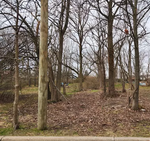 744 St Joseph, South Haven, MI 49090