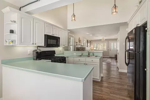 Kitchen - 13957 Aberdeen, Gregory, MI 48137 photo 1 of 2