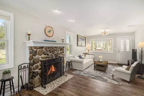 Living - 13957 Aberdeen, Gregory, MI 48137 photo 1 of 2
