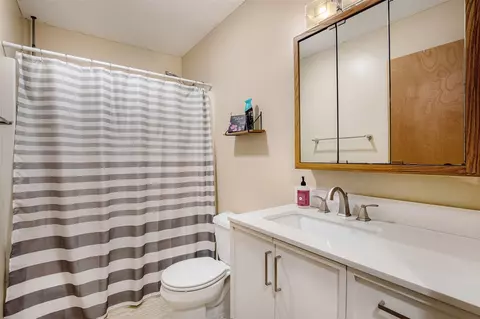 Bath - 355 Washington, Sunfield, MI 48890 photo 1 of 2