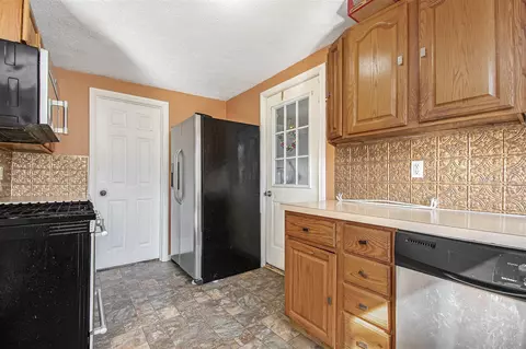Kitchen - 624 Williams, Belding, MI 48809 photo 2 of 2