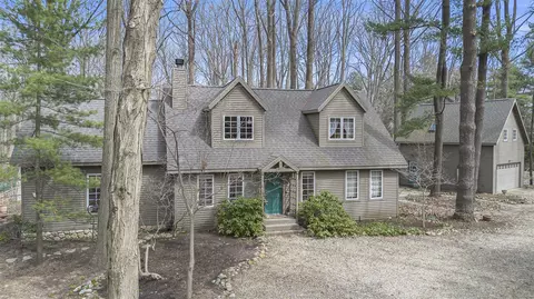 6253 Hillview, Sawyer, MI 49125