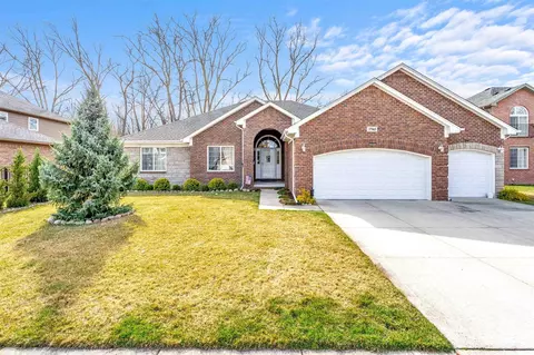 37965 Ashland Mdws, Sterling Heights, MI 48312