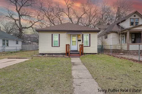 2424 Baker, Muskegon, MI 49444
