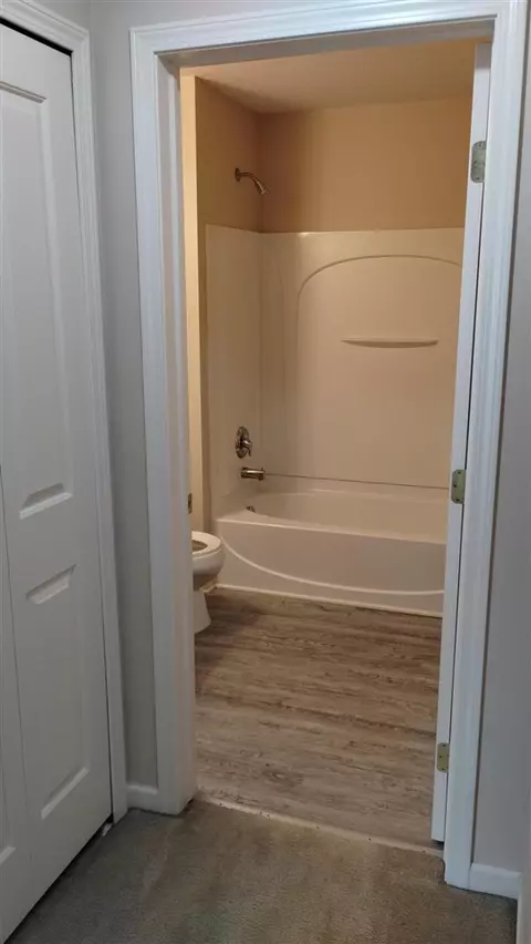 28812 Cullen, Romulus, MI 48174 photo 2